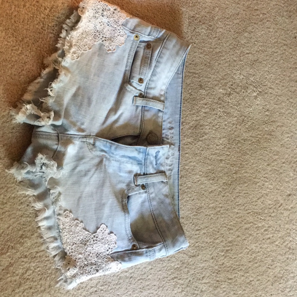 American Eagle ripped and detailed jean shorts-2